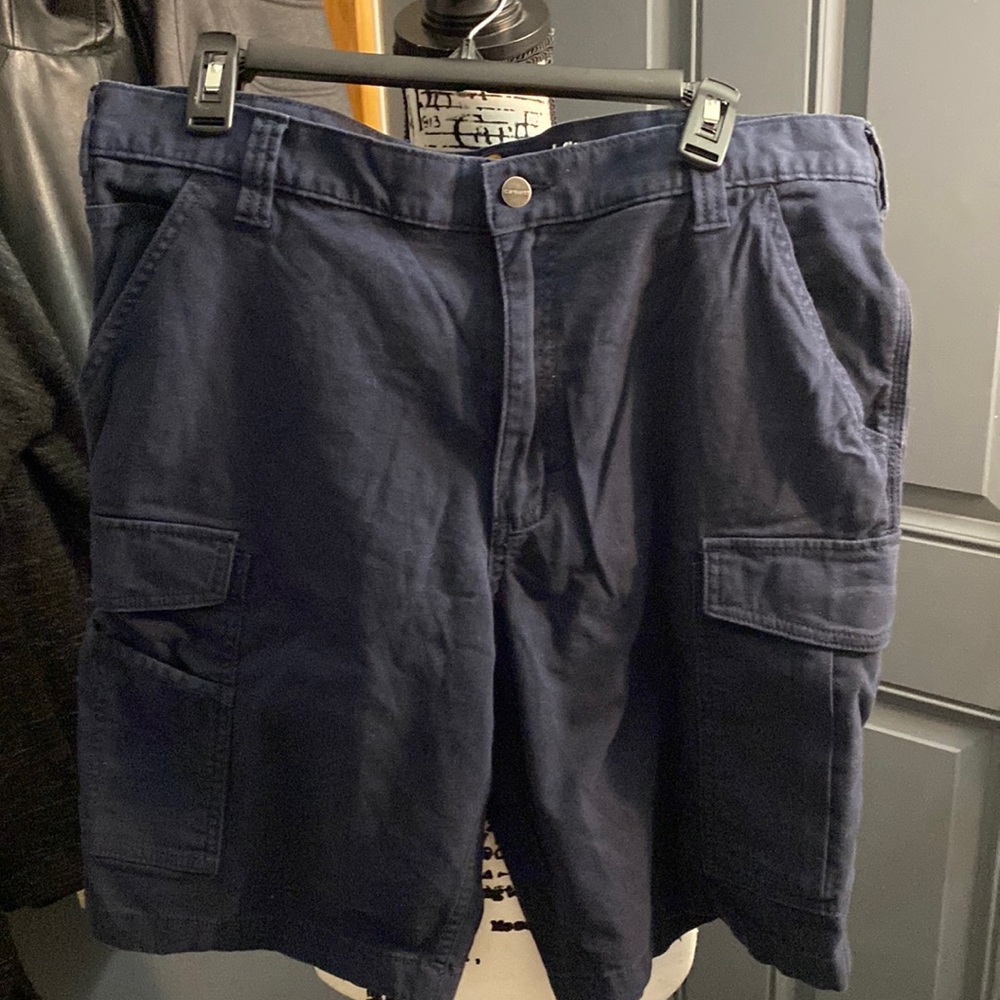 Men’s Carhart shorts.